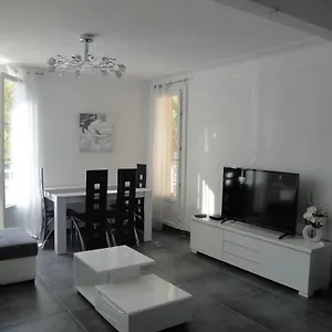 T3 4* Centre De Parking, Climatisé, Wifi Cassis