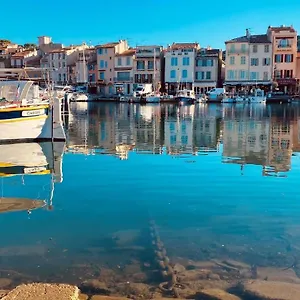 Le A Cassis,top Emplacement,parking,double Balcon Apartment